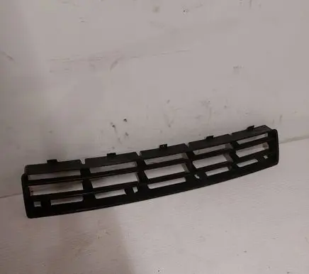 Volkswagen Golf IV Front bumper lower grill 1J0853677D