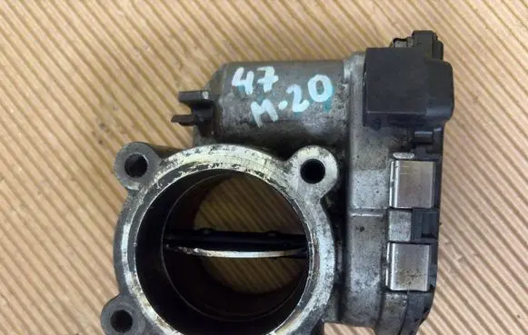 Mercedes-Benz E W212 Throttle valve A6420900070 0281002678