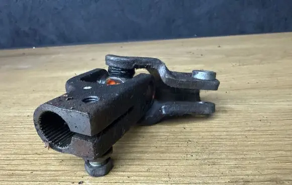 Toyota Avensis T250 Steering column universal joint