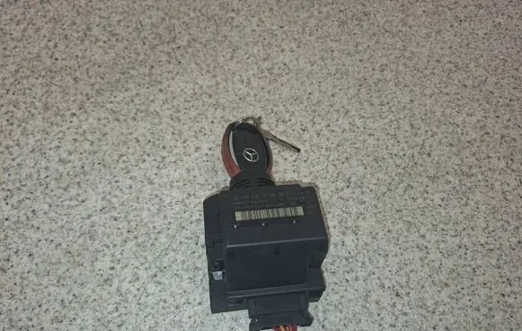 Mercedes-Benz Sprinter W906 Ignition lock 2095451908 33002418 33002419