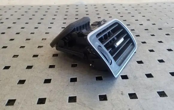 Volkswagen PASSAT B7 Dashboard side air vent grill/cover trim 3AC819702A