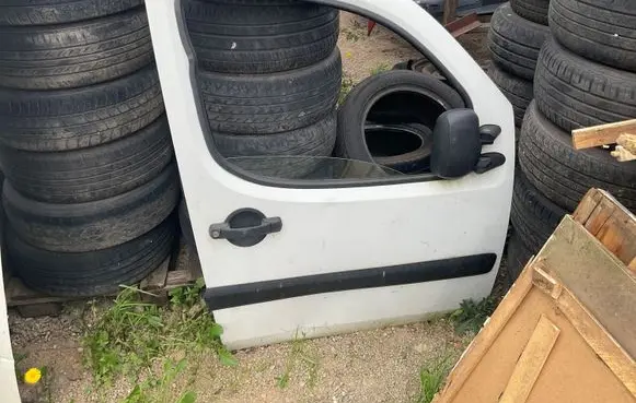 Fiat Doblo Front door