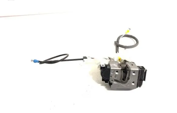 Volkswagen Crafter Front door lock 9067201735