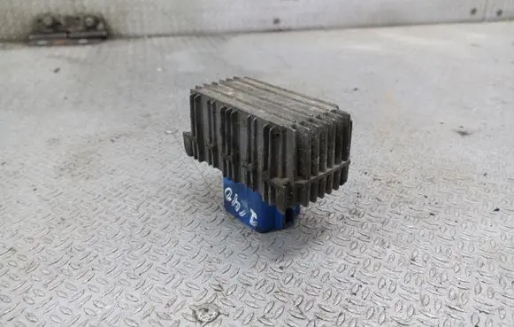 Opel Zafira B Glow plug pre-heat relay 55353011