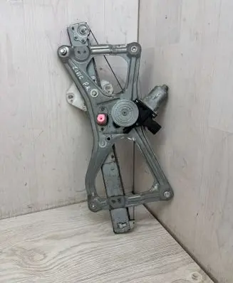 Honda Civic Front door window regulator with motor 704100