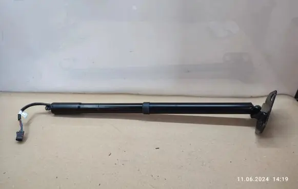 Jaguar XJ X351 Tailgate/trunk strut/damper AW9370354AC