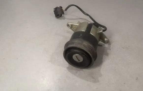 Audi A6 S6 C4 4A Tailgate exterior lock 