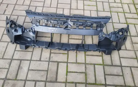 Front bumper upper radiator grill