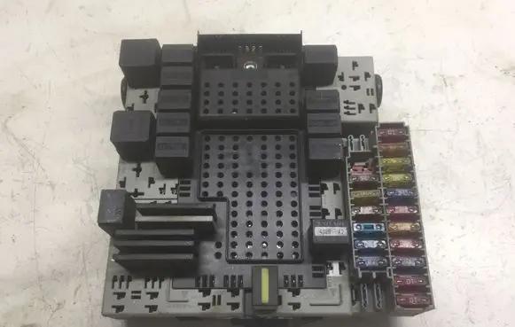 Volvo V70 Fuse box set 30679527 08696098