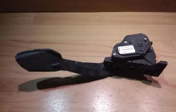 Volvo S60 Accelerator throttle pedal 6PV00853703 30636006