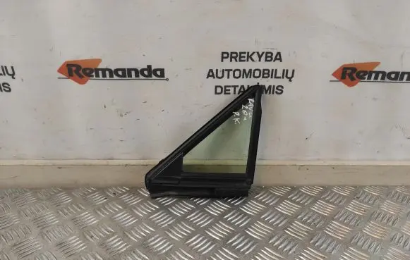 Toyota RAV 4 (XA50) Front door vent window glass four-door E643R00034