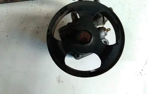 Mazda 3 I Power steering pump 3Y26858