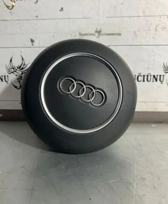 Audi A1 Steering wheel airbag 8X0880201P 670ATL2017N1K6 611146804E