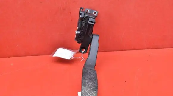 Volkswagen Touareg I Accelerator throttle pedal 7L0723507D