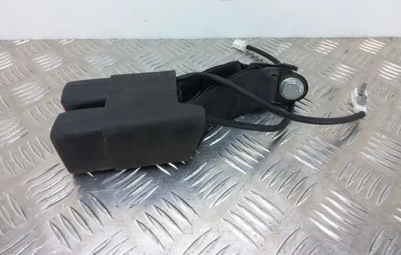 KIA Optima Middle seatbelt buckle (rear) OEM