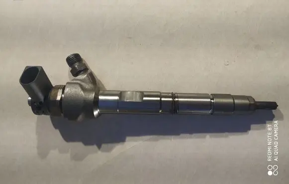 Volkswagen Tiguan Fuel injector 0445110471