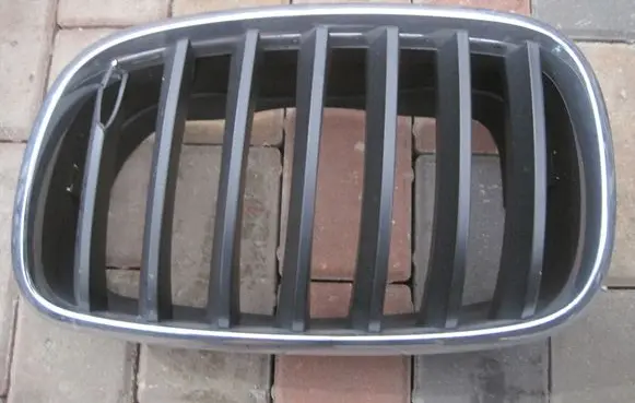 BMW X5 E70 Front bumper upper radiator grill 7171395