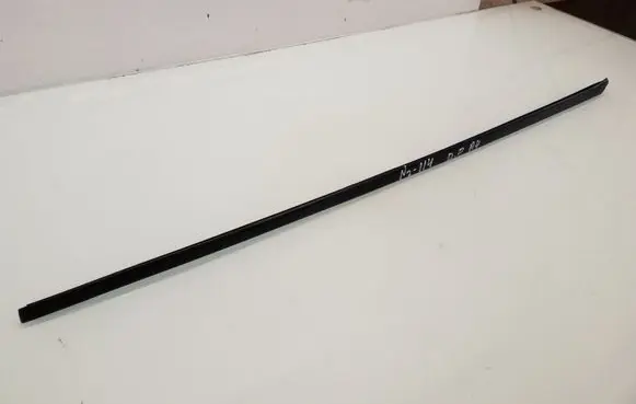 Front door glass trim molding