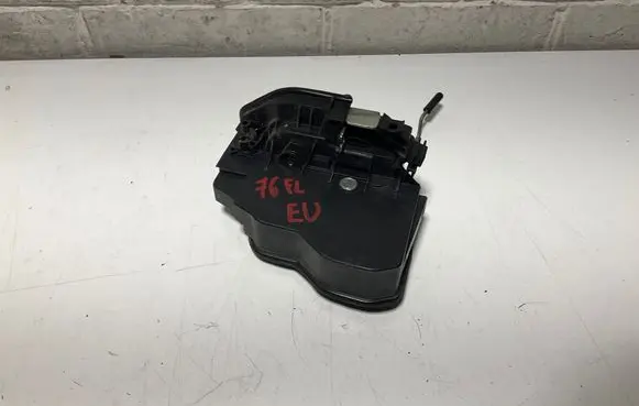 BMW 5 E60 E61 Front door lock 7229455 A053702