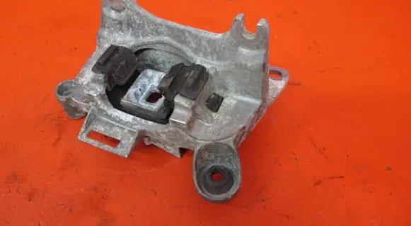 Renault Scenic III - Grand scenic III Gearbox mounting bracket