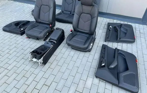 Porsche Macan (95B) Seat set 