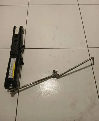 Audi A4 S4 B9 Lift Jack 8W0011031D