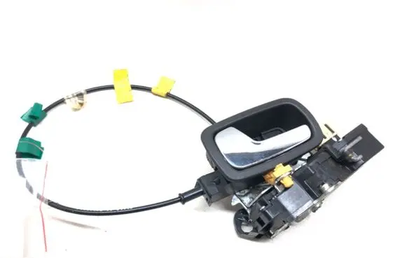 Chevrolet Cobalt Front door lock L25938089
