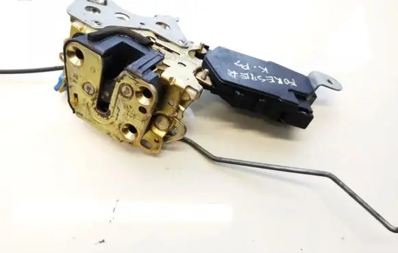 Subaru Forester SF Front door lock