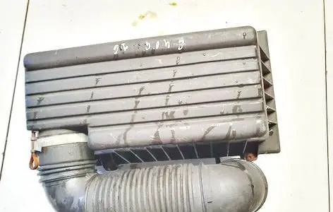Peugeot 406 Air filter box 9625832180