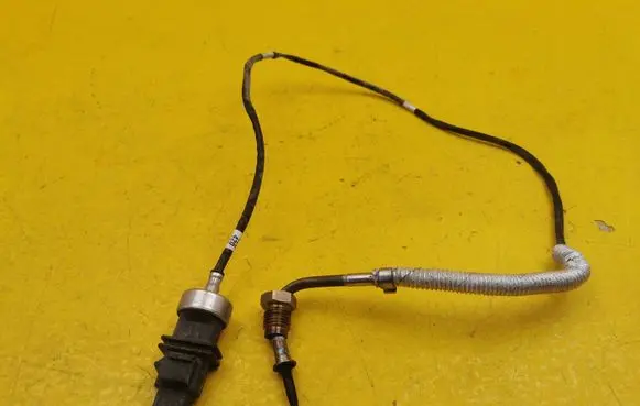 Volkswagen T-Roc Exhaust gas temperature sensor 06K919529A
