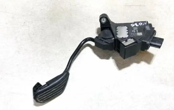Toyota Yaris Accelerator throttle pedal 781100d040 78110-0d040