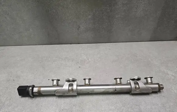 Audi A3 S3 8V Fuel main line pipe 04E133320D