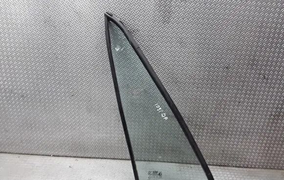 Hyundai Galloper Front door vent window glass four-door 