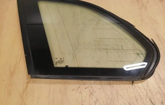 BMW X5 E53 Rear side window