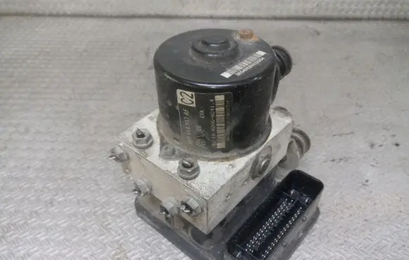 Seat Altea XL ABS Pump 1K0907379AC 1K0614517AF