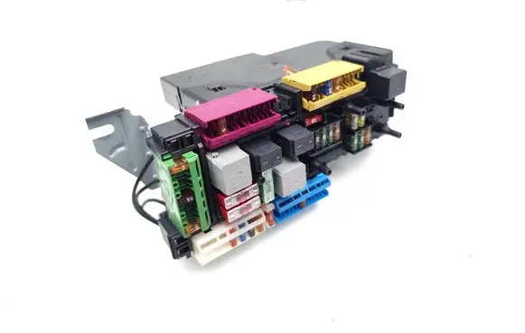 Mercedes-Benz E A207 Fuse module 2129004222 2129015205 2129026107
