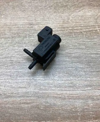 BMW 5 E39 Turbo solenoid valve 1742712 72234100