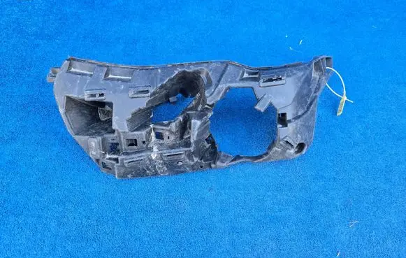 BMW X3 F25 Front bumper mounting bracket 8056985
