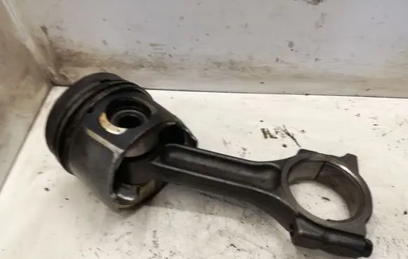 Renault Trafic II (X83) Piston with connecting rod