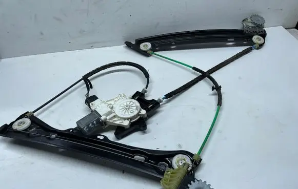 BMW 4 F32 F33 Sliding door window regulator with motor 938587101