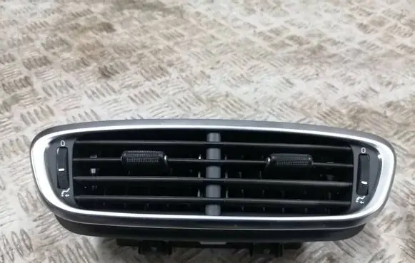 Fiat 500X Dash center air vent grill 735572564 C819