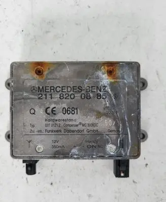 Mercedes-Benz E W211 Antenna control unit 2118200885 09701212