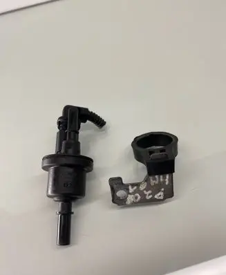 Peugeot 208 I Valve vacuum 9671744280 PA66GF35