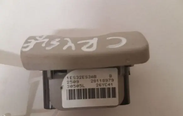 Chrysler Voyager Electric sliding door switch 28118983