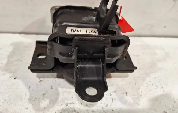 Opel Karl Engine mounting bracket 15111876