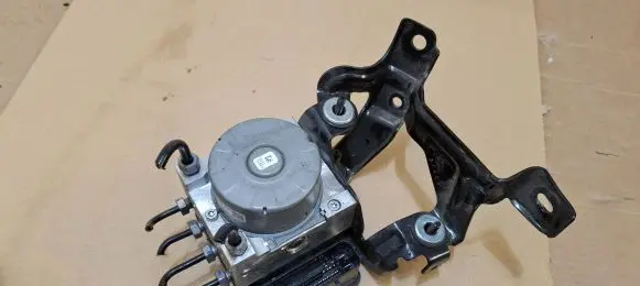 Ford Mondeo MK V ABS Pump KG9C-2C219-BC