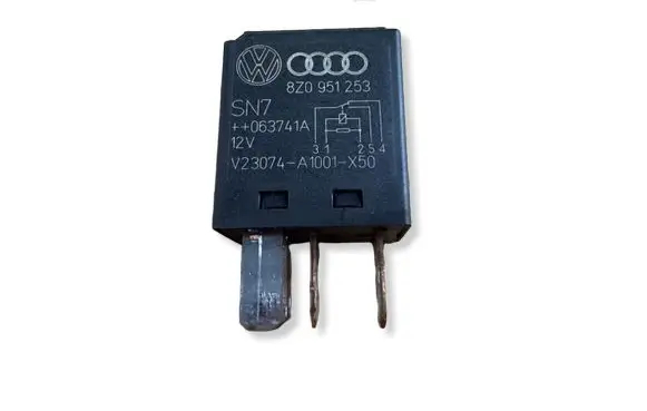 Audi Q7 4L Other relay 8Z0951253