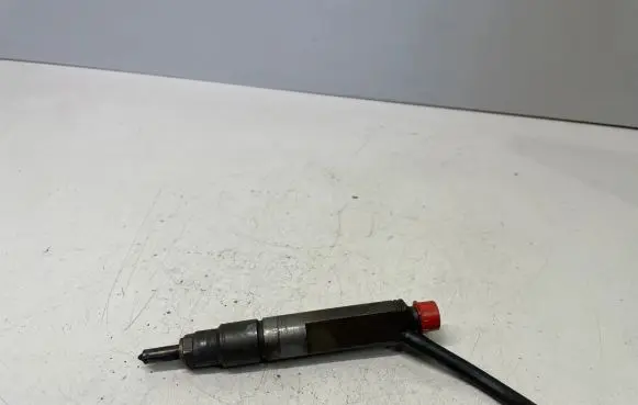 Volkswagen PASSAT B5 Fuel injector 028130201G
