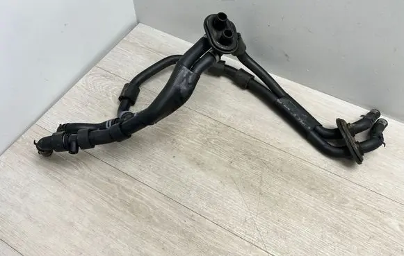 Engine coolant pipe/hose