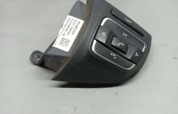 Seat Leon (1P) Steering wheel buttons/switches 1P0959537H 901207500000 307212340044A